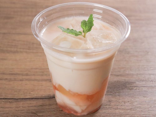 混ぜるだけで贅沢！ごろっと果実の「ピーチジャスミンミルクティー」